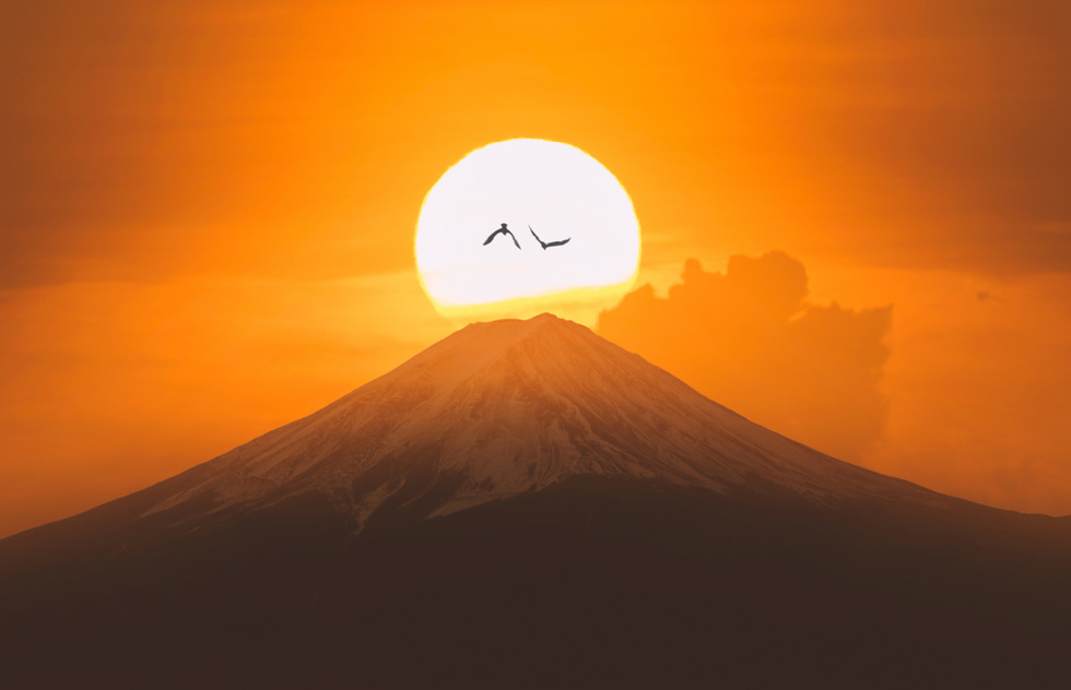 Best things to see in Japan: sunrise over Mount Fuji