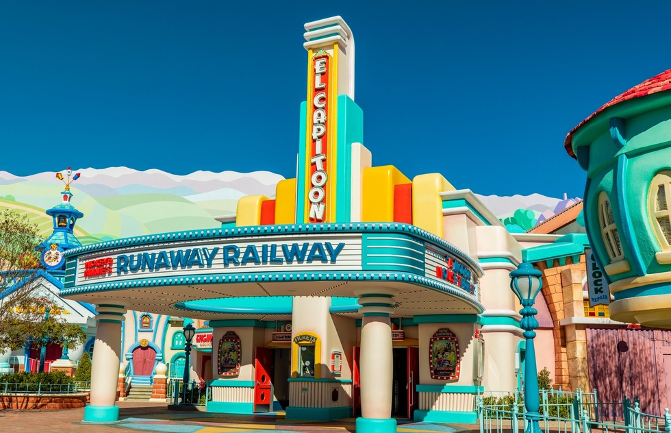 Disneyland's Disney 100: Mickey and Minnie's Runaway Railway