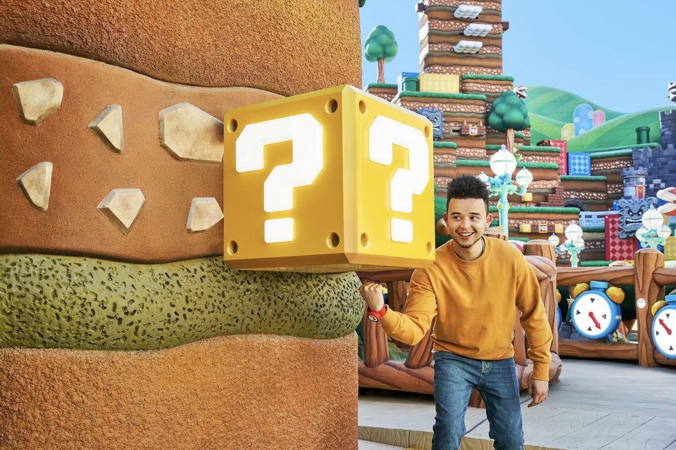 Super Nintendo World at Universal Studios Hollywood: Power-Up Band and Question Block