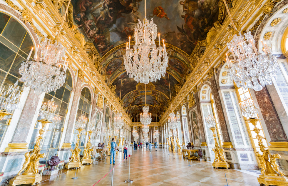 Where season 3 of "Emily in Paris" was filmed: Hall of Mirrors at the Palace of Versailles
