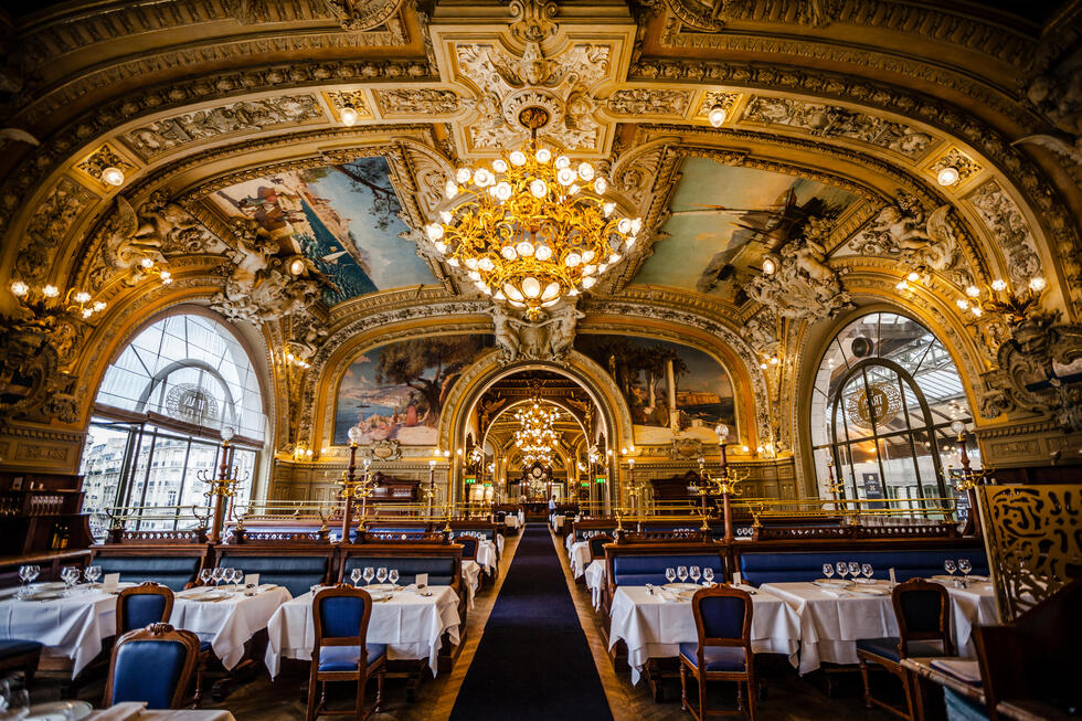 Literary Paris tour: Le Train Bleu restaurant in Paris