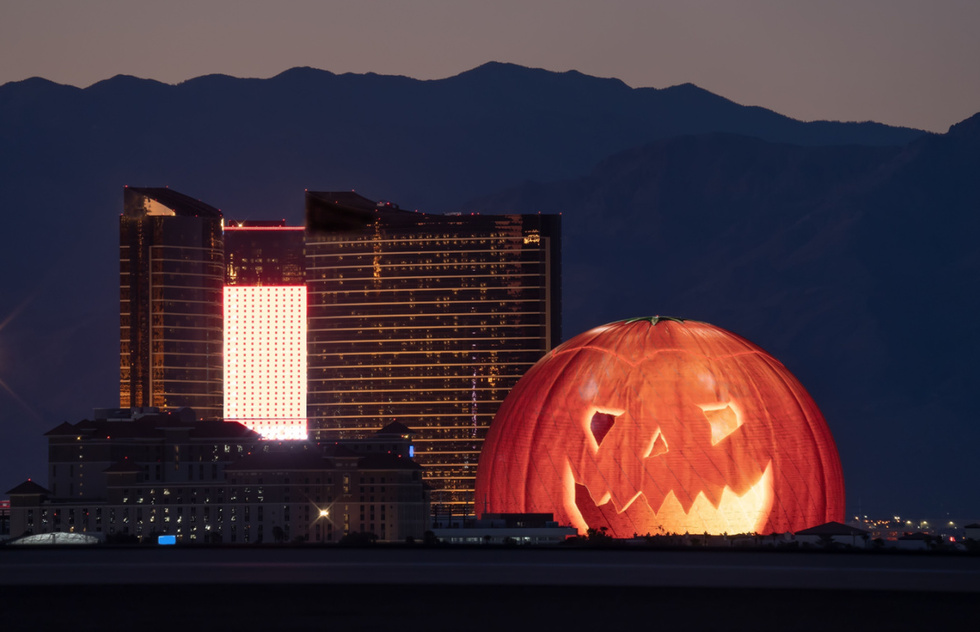 https://www.frommers.com/system/media_items/attachments/000/871/325/s980/sphere_vegas_halloween.jpg?1695922531