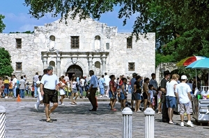 <strong>By Cate Latting</strong><br><br>A rich history, modern-day cultural institutions, kid-friendly resorts and restaurants, and variety of theme parks and outdoor amusements all combine to make San Antonio a fantastic choice for family-oriented fun.<br><br><em>Photo Caption: Visitors outside the Alamo.</em>