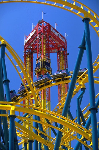 If it's theme parks you're family is interested in, San Antonio's got those, too. Part of the <a href="../../../destinations/sanantonio/A7647.html" target="_blank">Six Flags</a> family, Fiesta Texas (tel. <strong>210/697-5050</strong>; <strong><a href="http://www.sixflags.com/fiestatexas" target="_blank">www.sixflags.com/fiestatexas</a></strong>) is a first-class amusement park. With hair-raising roller coasters, water rides, and rides for very young children, everyone in your family is sure to find something to scream about. The La Cantera Resort &amp; Spa is just up the road from Fiesta Texas, and they offer daily shuttles back and forth to the park. At <a href="../../../destinations/sanantonio/A7653.html" target="_blank">Sea World</a>, (tel. <strong>800/700-7786</strong>; <strong><a href="http://www.seaworld.com" target="_blank">www.seaworld.com</a></strong>), the family can explore a wide-array of aqua-based entertainment. From leaping Orcas to smart-alecky sea lions, Sea World is an ideal outing for kids with a bent for marine mammals. Rides like the Rio Loco and the Texas Splashdown help keep things cool on hot summer afternoons. For more water-based fun, head to <a href="../../../destinations/sanantonio/A7684.html" target="_blank">Splashtown</a> (tel. <strong>210-227-1100</strong>; <strong><a href="http://www.splashtownsa.com" target="_blank">www.splashtownsa.com</a></strong>), a 20-acre waterpark that's home to water rides and pools, among other water-based entertainment options.<br /><br /><em>Photo Caption: The Scream at Six Flags Fiesta Texas.</em>