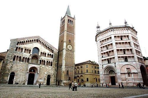 Leave yourself at least an hour to soak up the art and architecture of Piazza del Duomo