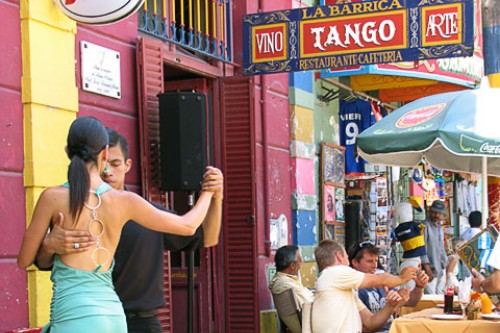 Street tango in Buenos Aires, Argentina.