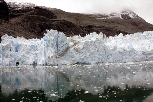 Iceberg in Magallanes, Isla Grande de Tierra del Fuego.