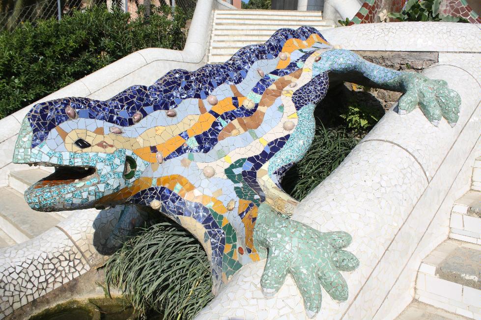 The tiled lizard fountain at Park Güell, Barcelona, Spain