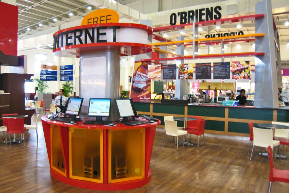 One of the free internet terminals at the Singapore Changi Airport.