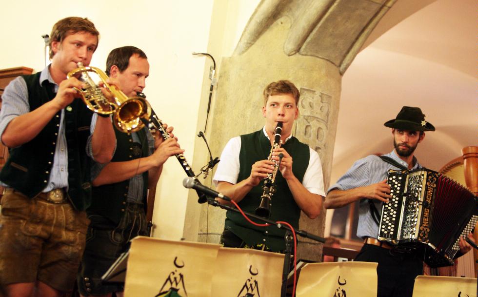 Brass players in Hofbräuhaus am Platzl, Munich, Germany.