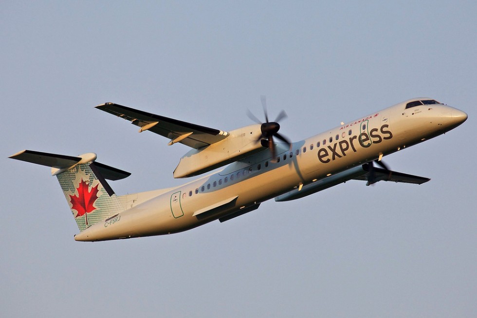 Air Canada Express, Bombardier Q400. Photo by <a href="http://www.flickr.com/photos/patcard/5787181922/" target="_blank">Patcard/Flickr.com</a>.