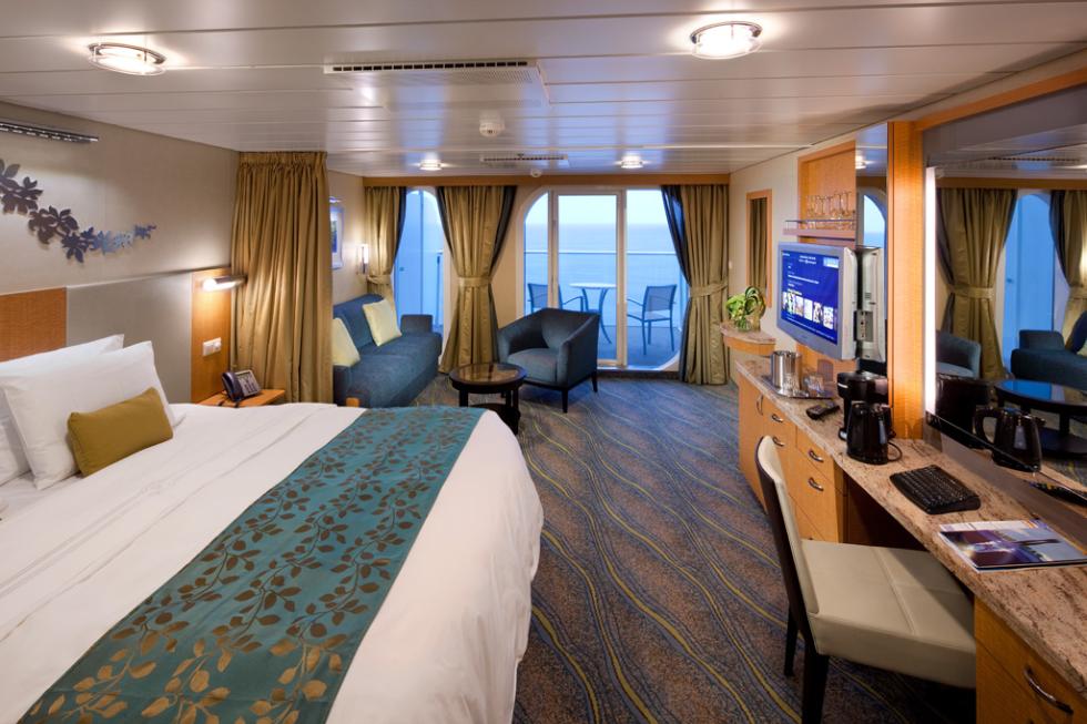 A Junior Suite on the Oasis of the Seas