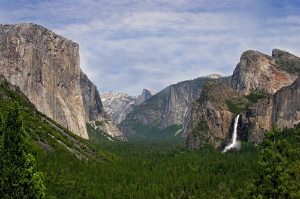 Yosemite Valley from Tunnel View. Photo courtesy DNC Parks & Resorts at Yosemite, Inc.