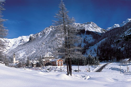 Aosta's best expert terrain lies at its furthest eastern reaches, in this part of the three-valley Monterosa Ski area.